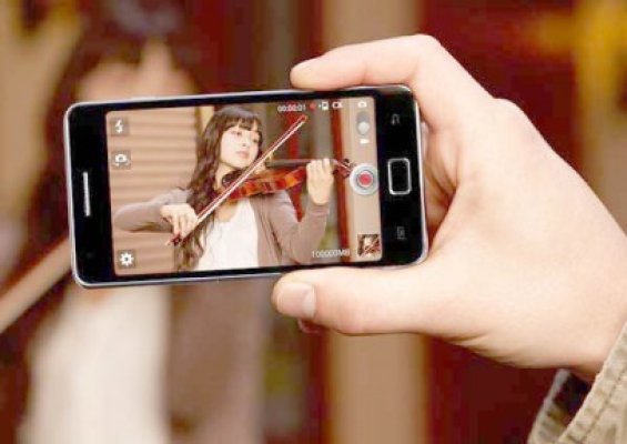 Samsung S Advance, un nou terminal din gama Galaxy